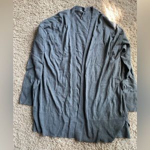 Women’s soft and lightweight sweater